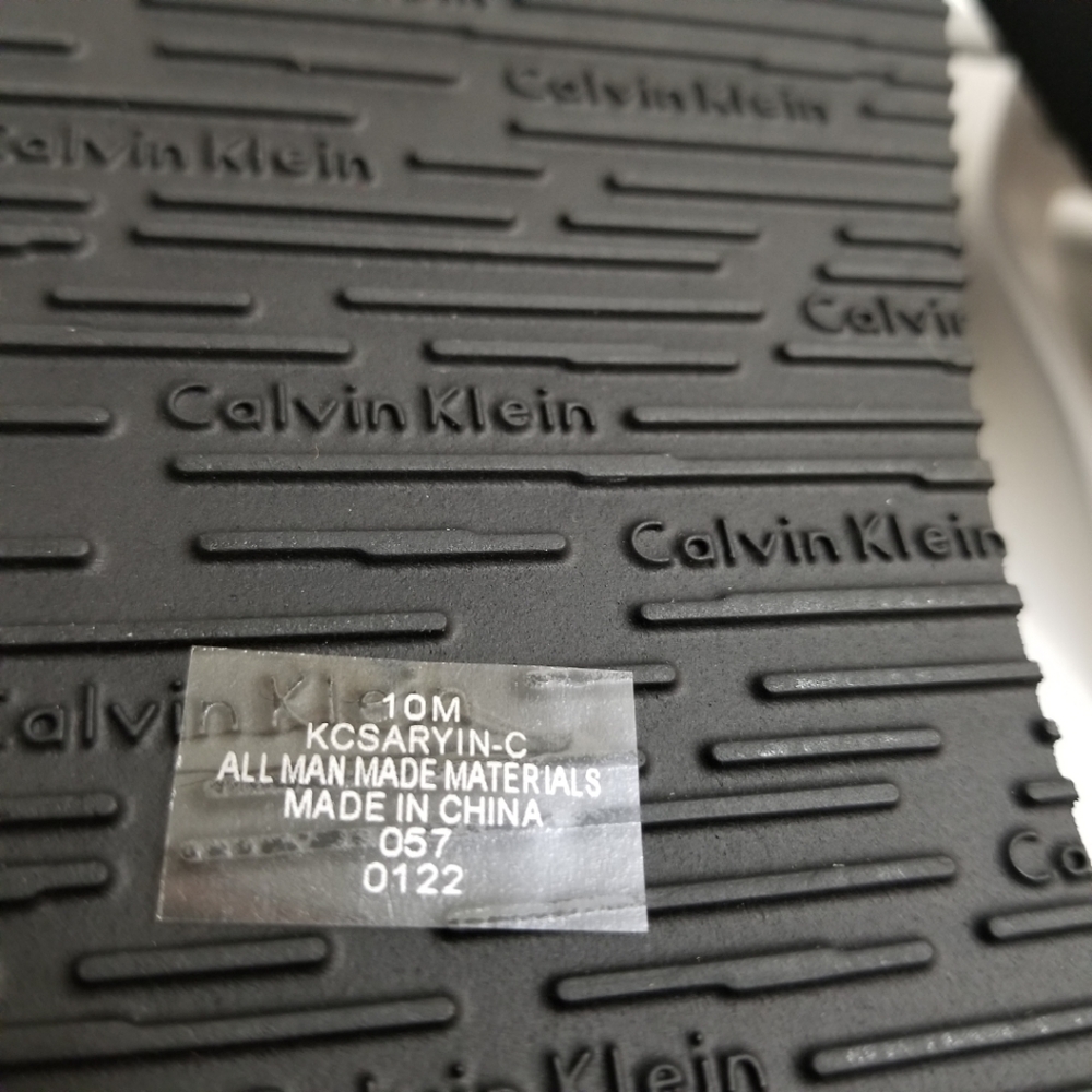 🆕️⬇️Calvin Klein Daryn White/Black Flip Flops - Picture 8 of 9